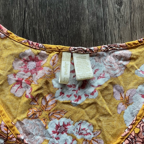 ⚡️3/25$⚡️ Crop Ruffled Button Up Tank - Picture 3 of 3